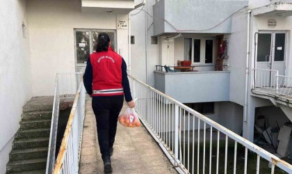 Menteşe Belediyesi 1 ton portakal dağıttı