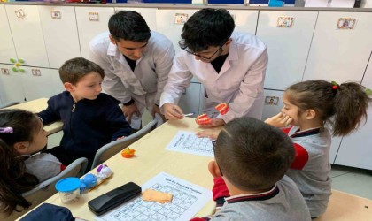 Minik öğrencilerine ağız ve diş sağlığı eğitimi verildi