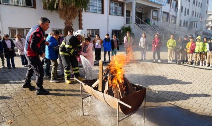 Miniklere yangın müdahale eğitimi verildi