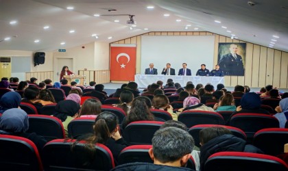 Öğrenciler merak ettikleri meslekleri yakından tanıdı