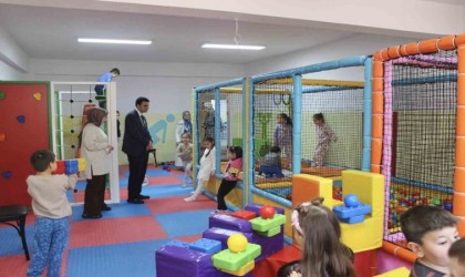 Osmaneli Kaymakamı Kılıç minik öğrencilerin oyun arkadaşı oldu