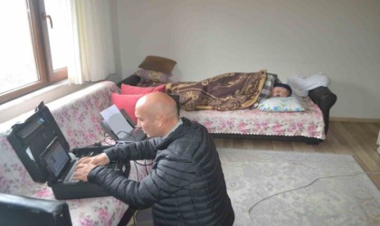 Şalpazarında yaşlı ve yatalak 23 kişin kimlik değişimi evlerinde yapıldı