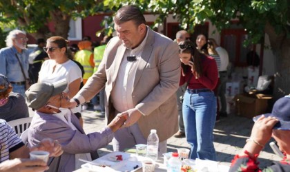 Seferihisarda her gün 250 haneye sıcak yemek