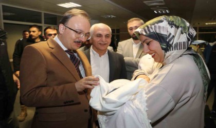 Siirt Valisi Kızılkaya, yeni yılı güvenlik ve sağlık ekipleriyle karşıladı