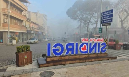 Sındırgıda yoğun sis etkili oluyor