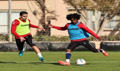 Sivasspor, hazırlıklarını Antalyada sürdürdü