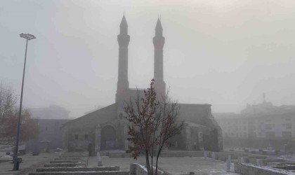 Sivasta yoğun sis etkili oldu