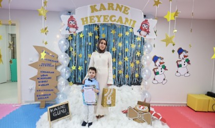 Sultangazide Ana Kucağı minikleri ilk karnelerini aldı