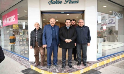 Taşkın İnönü caddesi esnafı ile bir araya geldi