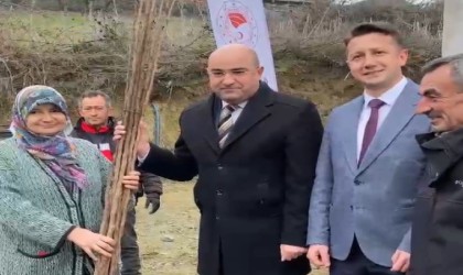 Tavşanlıda 29 çiftçiye 2 bin 784 hünnap ve cennet hurması fidanı dağıtıldı