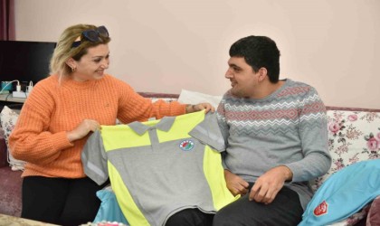 Tek hayali olan park bahçeler görevlisi kıyafetlerine kavuştu, dünyalar onun oldu