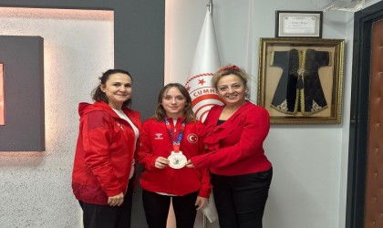 Ticaret Müdürü Acar Dünya şampiyonunu ağırladı