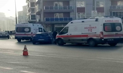 Trafik kazası kameraya yansıdı