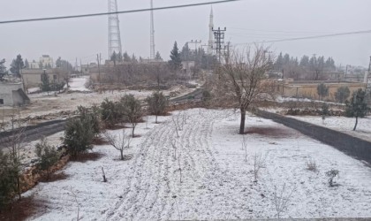 Türkiyenin en sıcak ilinde kar sürprizi