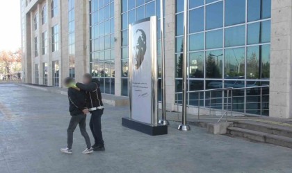 Uşakta uyuşturucu satıcısı tutuklandı