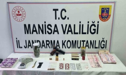 Uyuşturucu maddelerle ile yakalanan şahıs gözaltına alındı