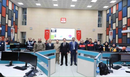 Vali Karakaya yılbaşında mesai yapan ekipleri ziyaret etti