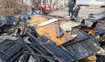 Vanda odunluk ve tandır evi yangını