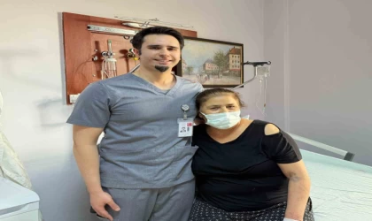 7 yıl boyunca çürümüş böbrekle yaşayan kadın, 4 saatlik ameliyatla sağlığına kavuştu