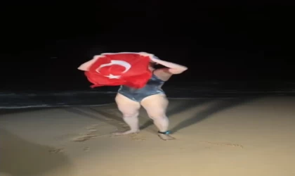 Açık deniz yüzücüsü Aysu Türkoğlu, Ka’iwi Kanalı’nı geçen en genç Türk oldu!