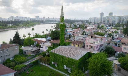Adana’nın Botanik Bahçesi ”Yeşil Cami” sarmaşıklara büründü