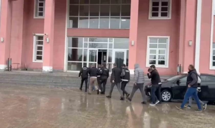 Ağrı’da motorlu taşıtlar sınavında kopya operasyonu: 8 gözaltı