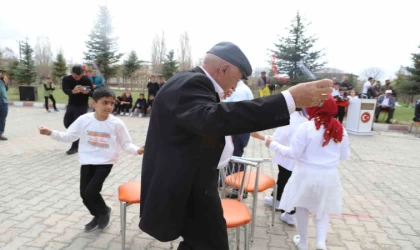 Ağrı’da nesiller buluştu