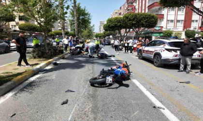 Alanya’da motosikletler çarpıştı: 2 yaralı