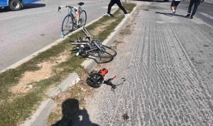 Antalya’da aracın çarptığı bisiklet sürücüsü hayatını kaybetti