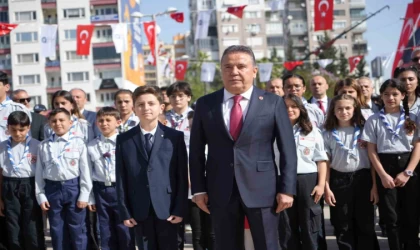 Antalya’nın çocuk başkanından dünya çocuklarına barış çağrısı