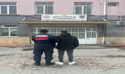 Aranan şahsı jandarma yakaladı