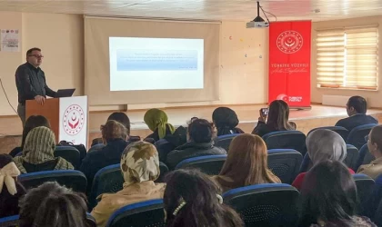 Ardahan’da Türkiye aile yüzyılı kapsamında söyleşi düzenlendi