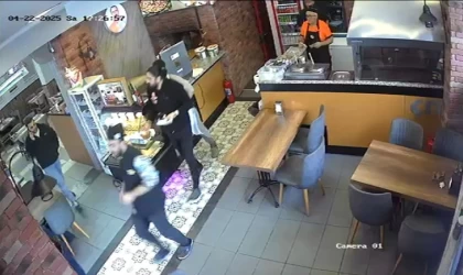 Arnavutköy’de depreme restoranda yakalananlar panikle dışarı çıktı: O anlar kamerada
