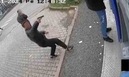ATM’den para çekerken öldürülen gencin vurulma anının güvenlik kamera görüntüleri ortaya çıktı