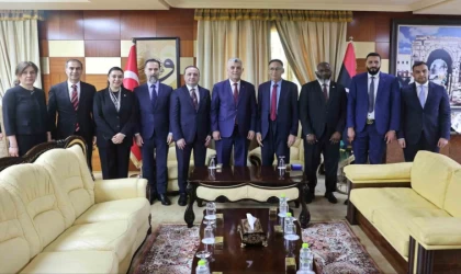 Bakan Bolat, Libya Ekonomi ve Ticaret Bakanı El-Huveyc ile görüştü