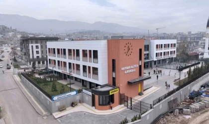 Bakan Kurum: ”Afetlere dirençli, çocuklarımız için güvenli bir okul inşa ettik”