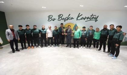 Başkan Hasan Kılca şampiyon sporcuları ağırladı