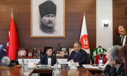 Başkan Özarslan, 23 Nisan’da makamını Ömer’e devretti