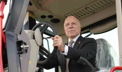 Başkan Sekmen; ”Bu yatırım sadece bir araç teslimi değildir, Erzurum’un geleceğine olan inancımızdır”