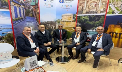 Başkan Topaloğlu, Kazakistan fuarında temaslarını sürdürüyor