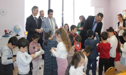 Bayburt’ta öğrencilere sağlık ve güvenlik oyun kutusu dağıtıldı