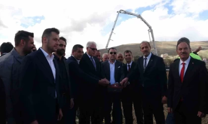 Bayburt’ta yeni atlı cirit sahasının temeli atılarak yapımına başlandı