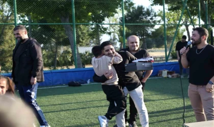 Bayraklı’da 23 Nisan, sporla taçlandı