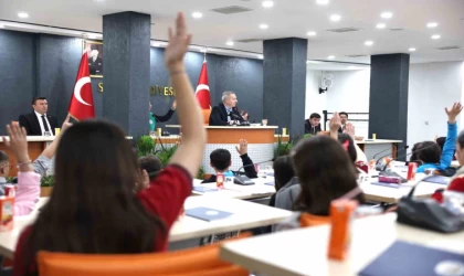 Belediye meclis üyeleri çocuklar oldu