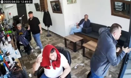 Berberde deprem paniği: Traşı bırakıp kaçtılar