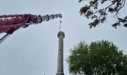 Beylikdüzü’nde Bakırcılar Sanayi Camii’nin eskiyen minaresi kontrollü olarak yıkıldı