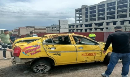 Bingöl’de trafik kazası: 3 yaralı