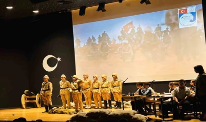 ”Bir Destandır Kut’ül Amare” oyunu tiyatroseverlerle buluştu