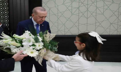 Cumhurbaşkanı Erdoğan, 23 Nisan’da minik misafirlerini ağırladı