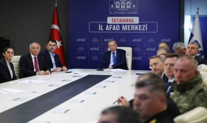Cumhurbaşkanı Erdoğan, AFAD’daki kriz merkezinde depreme ilişkin bilgi aldı